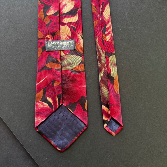 Harve Benard by Benard Holtzman Mens Neck Tie 100% Silk Bold Vivid Floral - Picture 2 of 3